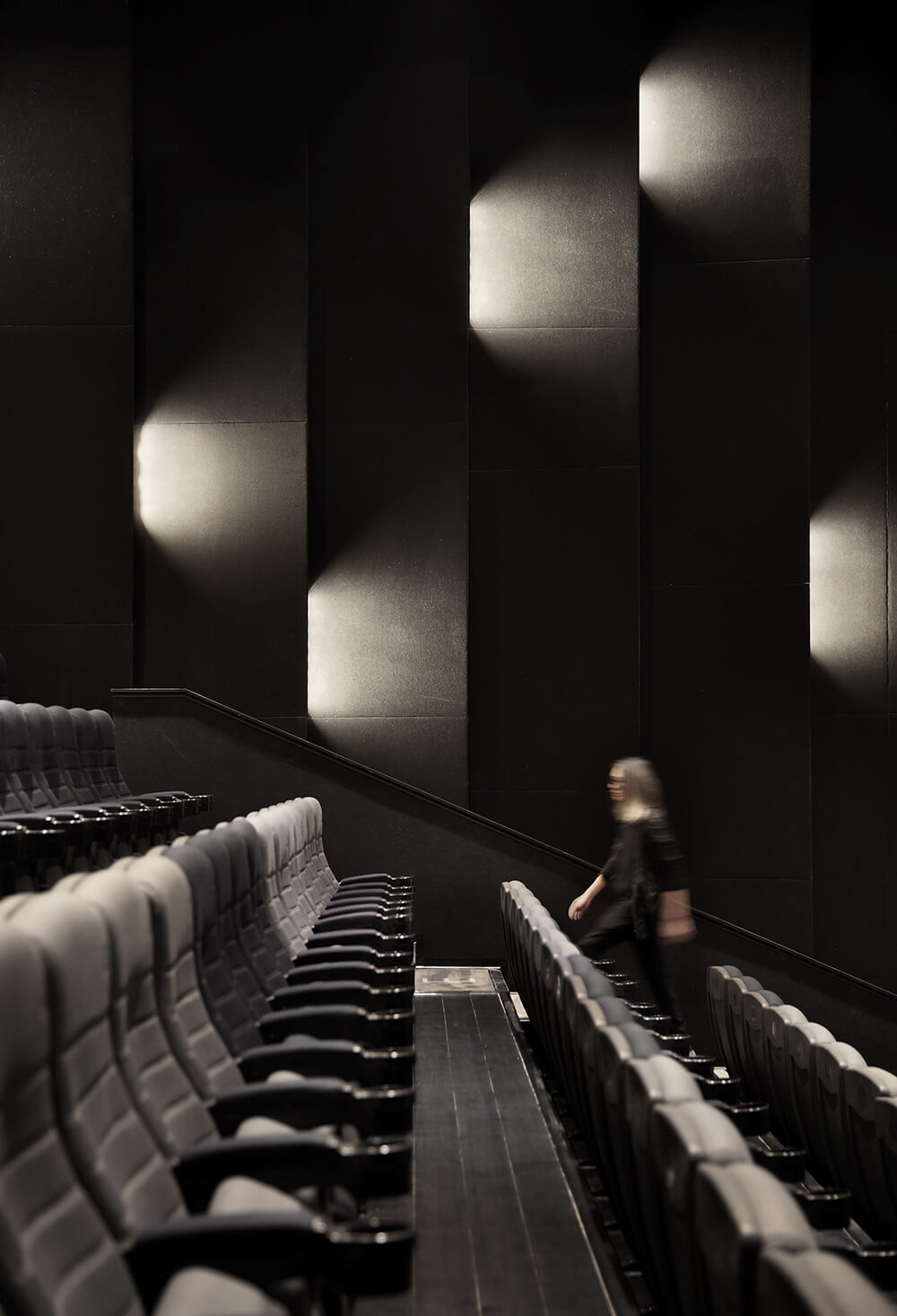 Hubei Qianjiang Golden Bridge Mall Cinema 5/5